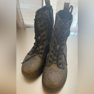 Combat boots